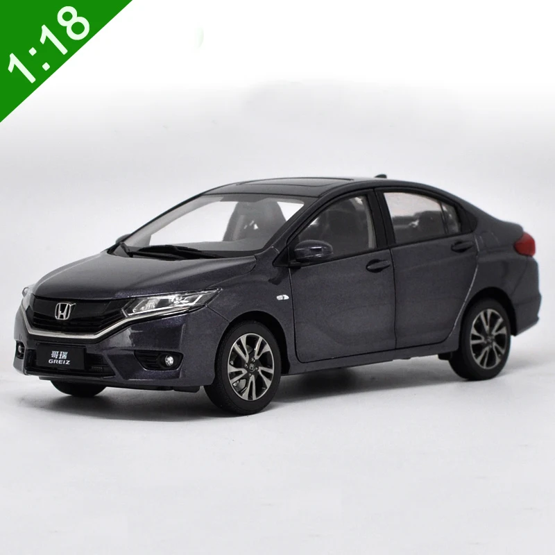 Модель автомобиля литая из сплава Honda Greiz в масштабе 1:18 темно фиолетовая