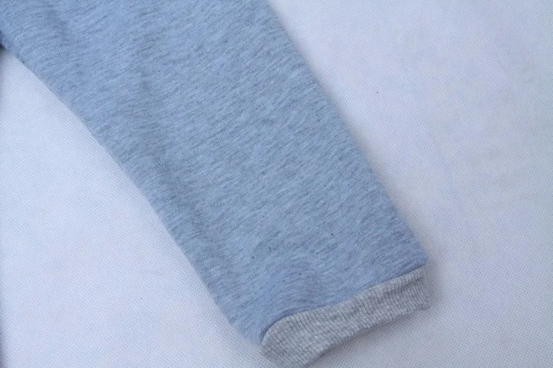 3218803302_779733690