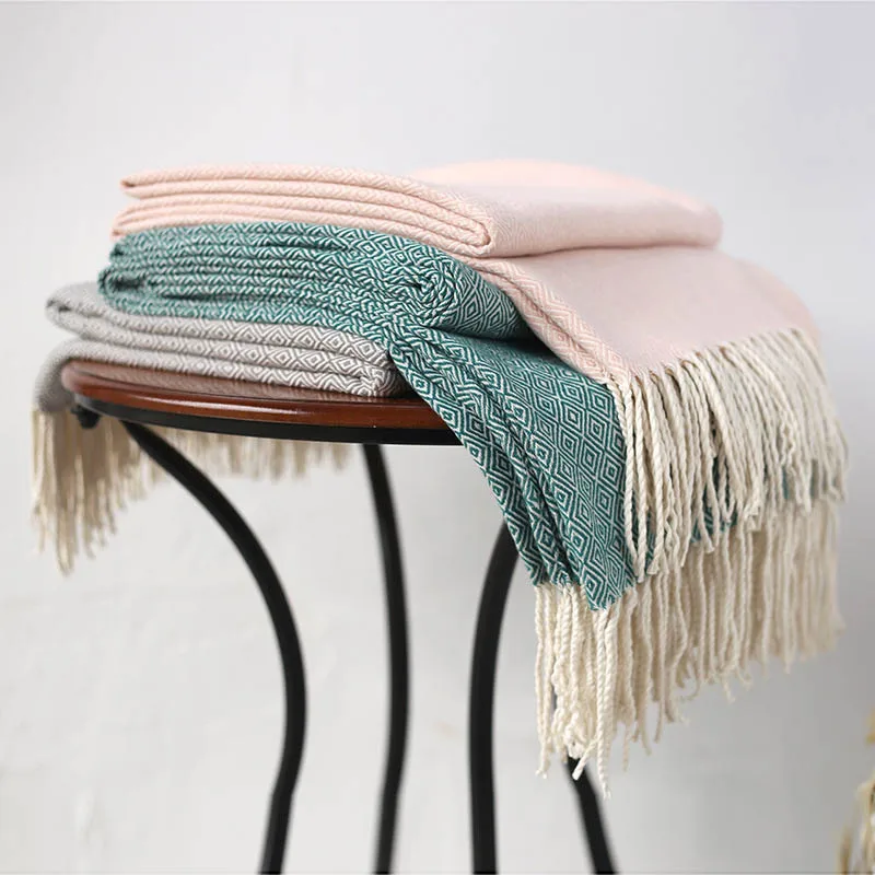 

Super Soft Lap Plaid Throw Blanket Tassel Woven Yarn Dyed Bed Blanket Elegant Cozy Blankets for Travel Airplane Sofa Bed Decor