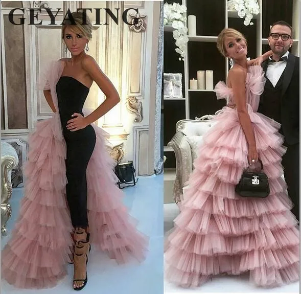 Elegante Zwarte Rechte Dubai Prom Jurken 2020 Roze Tulle Lange Arabische Avondjurken Tiered Ruffle Formele Vrouwen Formele Party Gown Elegante Zwarte Rechte Dubai Prom Jurken 2020 Roze Tulle Lange Arabische Avondjurken Tiered Ruffle Formele Vrouwen Formele Party Gown