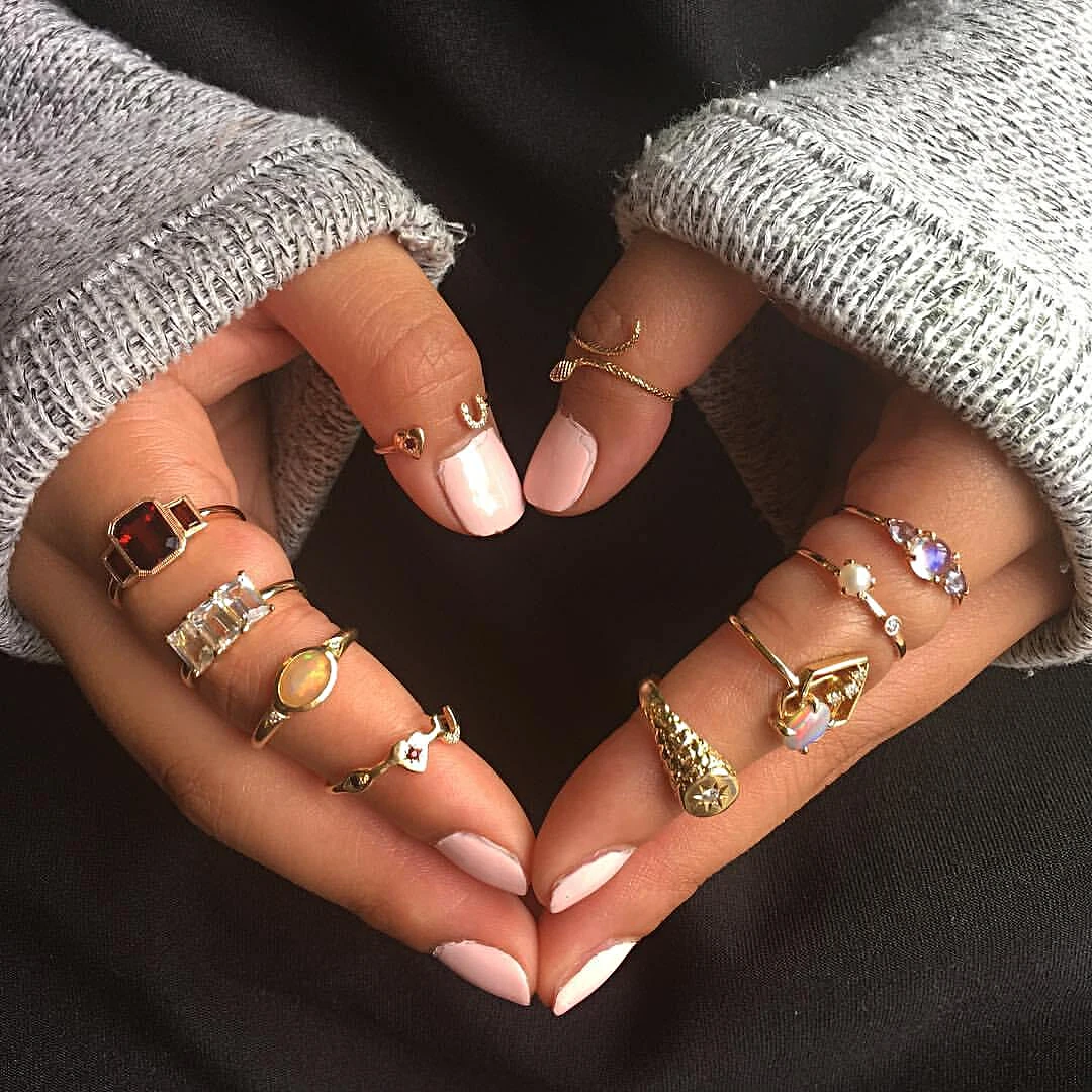 

10 pcs/set Classic Moon Star Vintage Geometric Hollow Gold Rings Set for women Small Finger Red Crystal Ring Women Jewelry