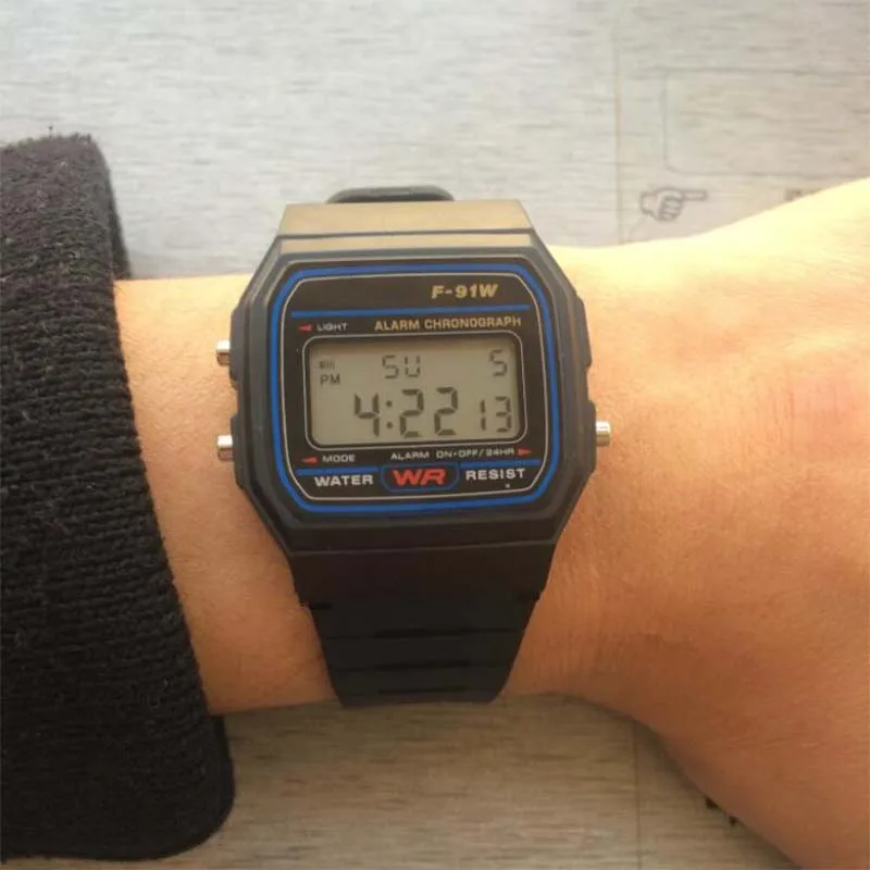 

Children's LED Watch Multi-Function Trend Student Boy Girl Jelly Silicone Strap Outdoor Sports Ultra-thin Electronic Watch Gift