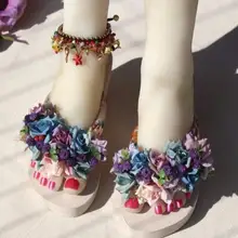 Тапочки женские модные пикантные летние губчатые босоножки с цветочным принтом очень плотная верхняя одежда нескользящая подошва с елочкой пляжная обувь