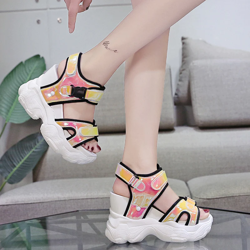 Lucyever صنادل أرضية الإناث إسفين عالية الكعب أحذية النساء هوك و حلقة جلد الصيف Zapatos موهير النساء الصنادل 2019 الصيف Lucyever صنادل أرضية الإناث إسفين عالية الكعب أحذية النساء هوك و حلقة جلد الصيف Zapatos موهير النساء الصنادل 2019 الصيف