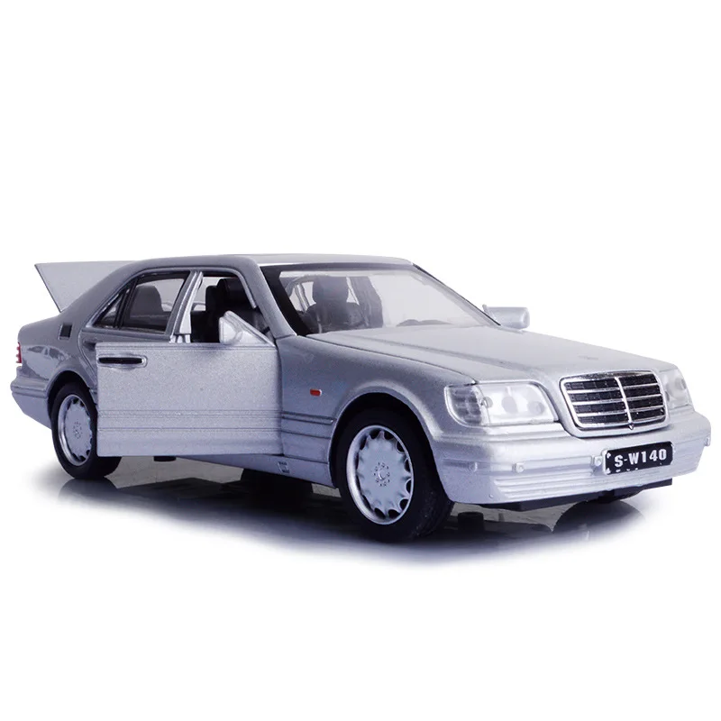 Mercede Ben S W140 1:32 модель автомобиля из сплава со звукосветильник светом и задним