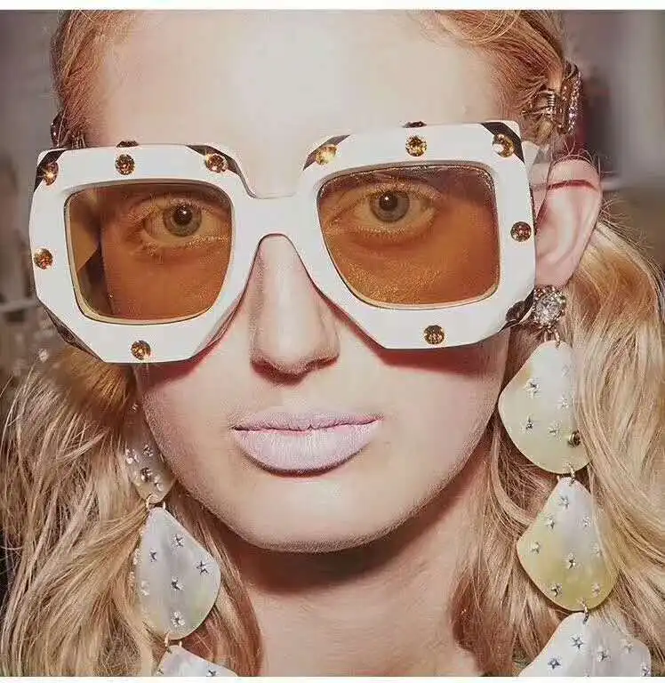 

2019 Trendy Oversized Square Sunglasses Women New Luxury Brand Fashion High Quality Diamond Eye Glasses For Sexy Female UV400