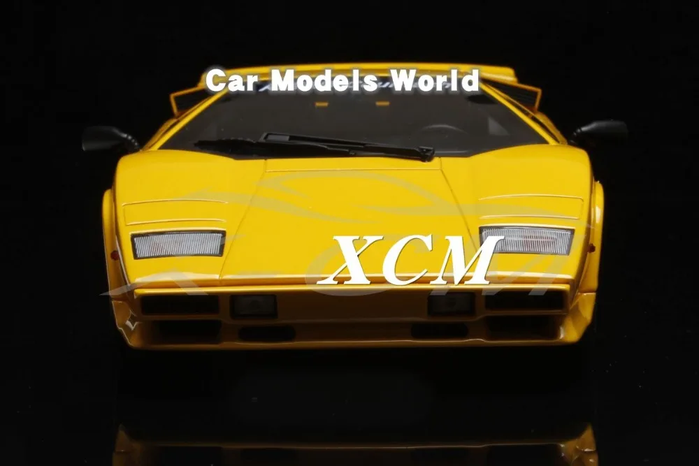 Полимерная модель автомобиля для GT Spirit COUNTACH TWIN TURBO (желтый) 1:18 + небольшой