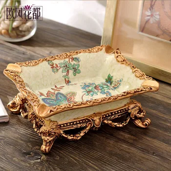 

Large European resin ashtray Decor personalized fashion luxury retro Home Furnishing living room coffee table.