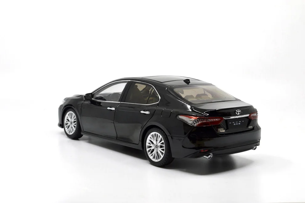1/18 1:18 1 18 Масштаб Toyota Camry 2018 8 е поколение черная статическая имитация отлитый под