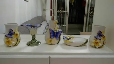 Пасторальный танец бабочки скульптуры ванной комнаты Пять частей набор керамических моющих туалетных принадлежностей чашка+ Лосьон бутылка+ держатель щетки+ мыльница