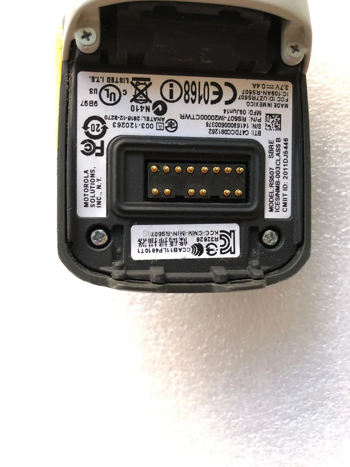 810