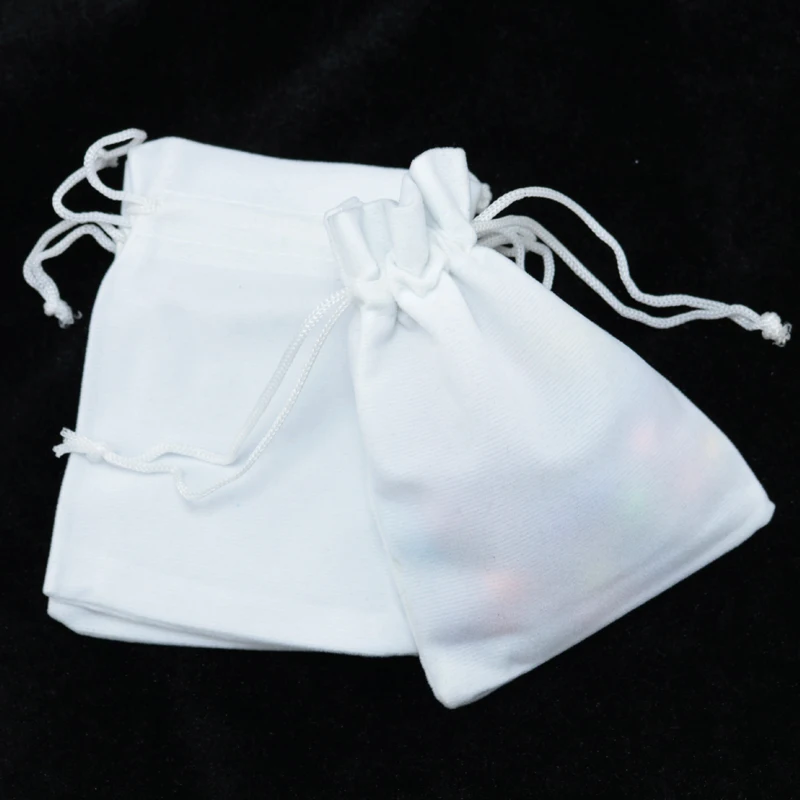 

Free Shipping 100pcs/lot White Velvet Bag 7x9cm Small Jewelry Bag Wedding Gift Bag Drawstring Pouch Charm Jewelry Packaging Bags