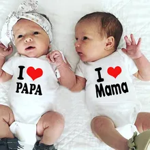 Боди для малышей с надписью «I Love Mama» и «I Love Papa»; комбинезон для близнецов; мягкая хлопковая одежда для малышей; одежда белого цвета; летняя одежда для малышей