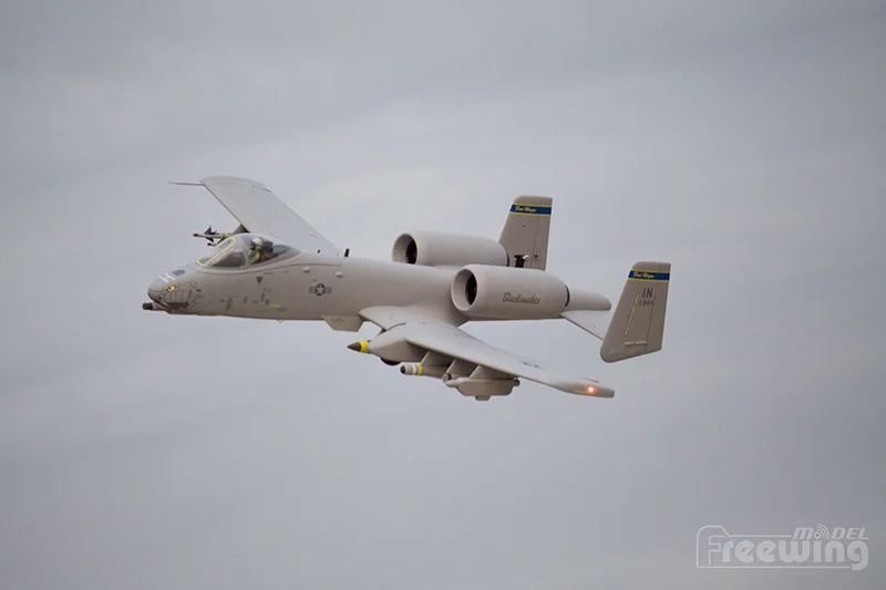 Самолета приводимого в движение с помощью электропривода A-10 Thunderbolt II "Warthog" супер весы Твин 80 мм EDF струи от окончательного Би A10 радиоуправляемая модель для хобби RC самолет