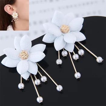 

SexeMara New Zinc Alloy Trendy Plant Women Dangle Earrings Petal Pearl Sweet Earrings Flowers Earrings For Women Drops Earrings