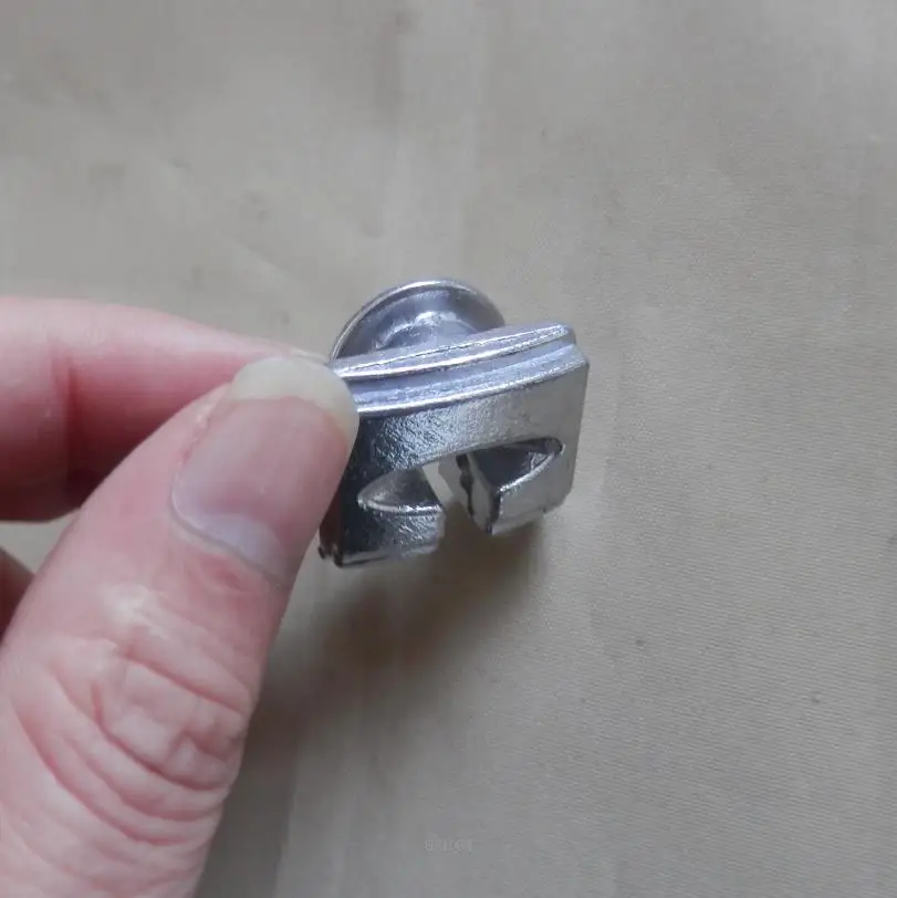 TRIMMER HEAD ALUMINUM EYELET OLEO MACE 6