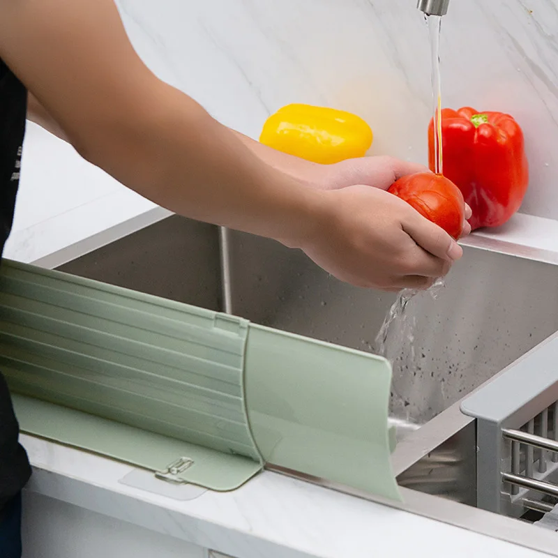 Kitchen Sink Splash Baffle Washing Vegetable Fruit Protector Suction Cup Sink Water Baffle TT-best