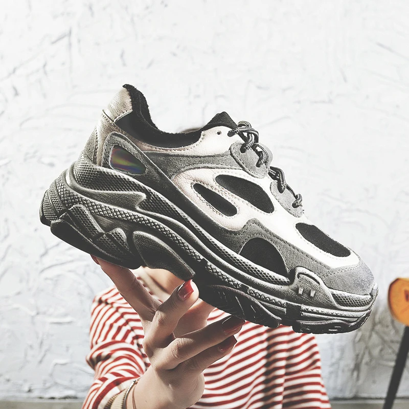 

2019 spring and autumn new plus velvet comfortable platform shoes Harajuku style hundred ugly dirty dirty old shoes.