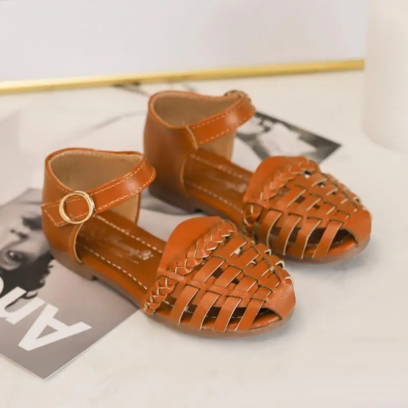 Летние сандалии из искусственной кожи в римском стиле для девочек; обувь для маленьких девочек; винтажная тканая детская пляжная обувь принцессы; цвет черный, белый, коричневый - Цвет: Brown