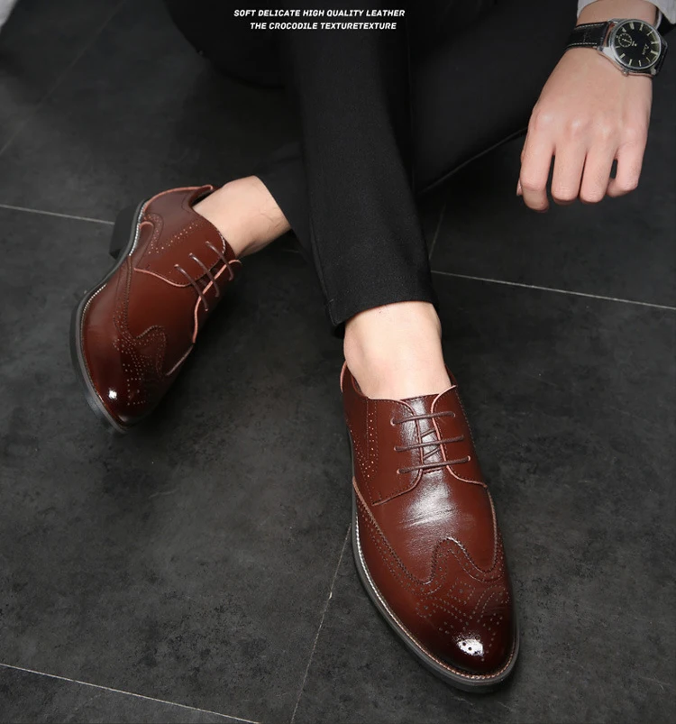 Модные мужские дышащие кожаные туфли с острым носком; мужские оксфорды на шнуровке; повседневная мужская обувь в британском стиле
