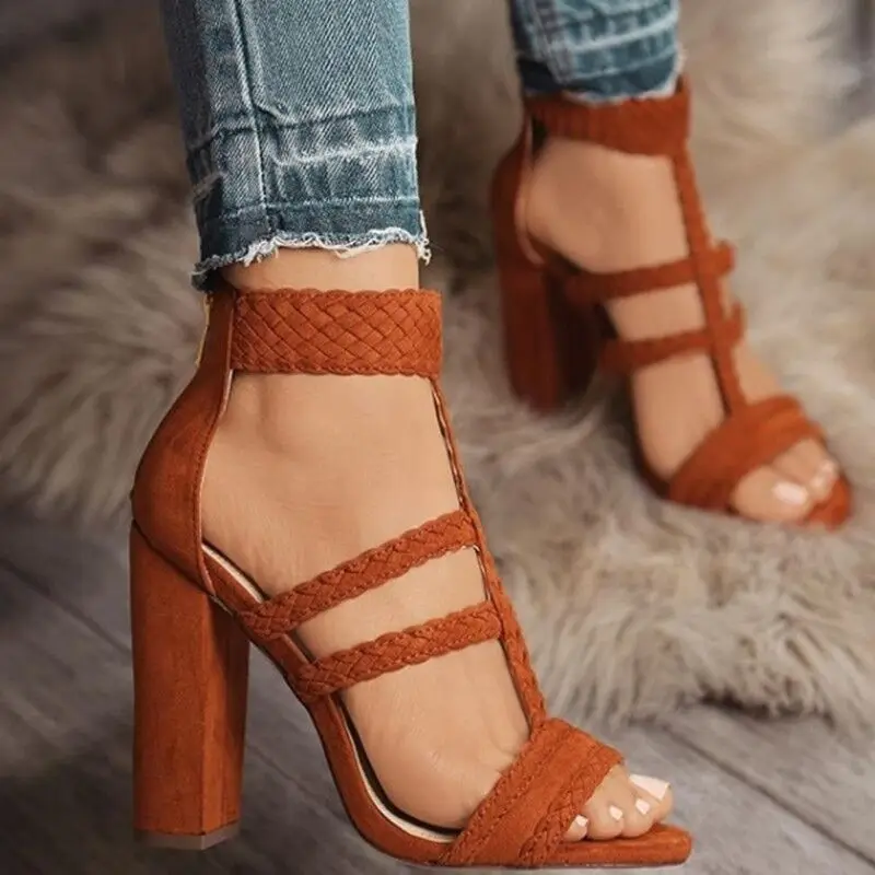 

2018 summer new large size sandals Europe and America sexy scorpion thick with high heel sandals 40 yards.