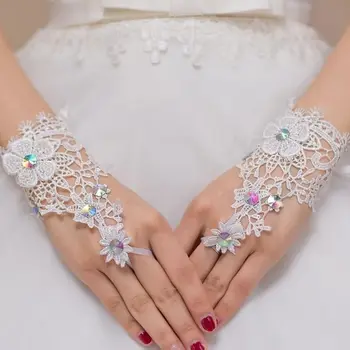 

1 pair Fashion Women Fingerless Gloves Rhinestone White Lace Short Gloves Clothing Accessories