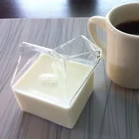 Стеклянный стакан, похожий на пакет молока #3