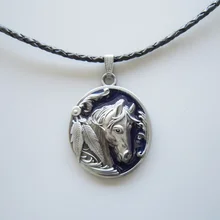 Голубой эмалью Западная Верховая Овальный металлический кулон Шарм Кожа Средства ухода за кожей Шеи Галстук