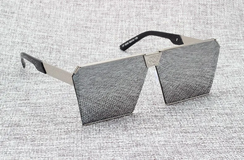 UT83CIuXvBaXXagOFbX1