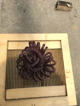 

Japan Steel Blade Rule Die Cut Steel Punch Flower Tassel Cutting Mold Wood Dies for Leather Cutter for Leather Crafts 120x120MM
