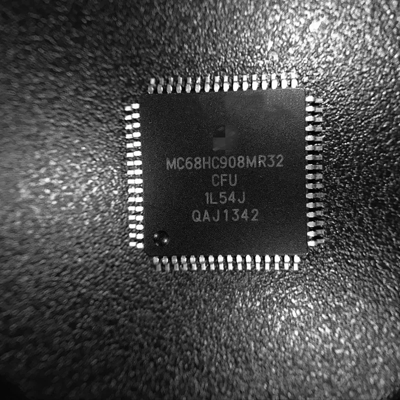 

MC68HC908MR32CFU Vulnerable chips commonly used in automobile computer boards specialize in automobile maintenance IC original