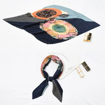 

Square Crinkle Small Silk Neck Wrap Scarf for Women Crumple Bandana Neck Wear Pleated Print Foulard Female Handkerchief Foulard