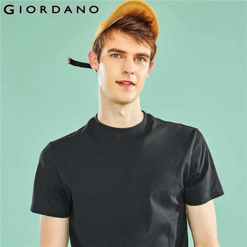 Giordano футболка выполненная из натурального хлопка в сплошном цвете, с круглым воротом и короткими рукавами,имеет несколько вариантов цветов