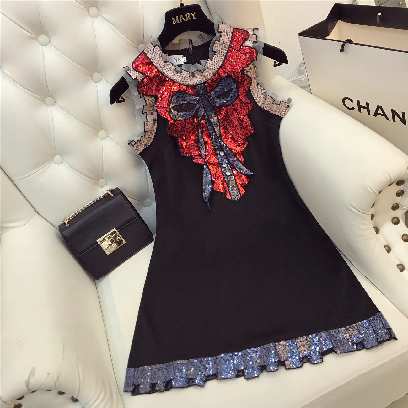 

Girls Wind 2018 New Summer Sleeveless Dresses Simple Bow Sequins Short A-line Dress All-match Students Mini Dress Temperament