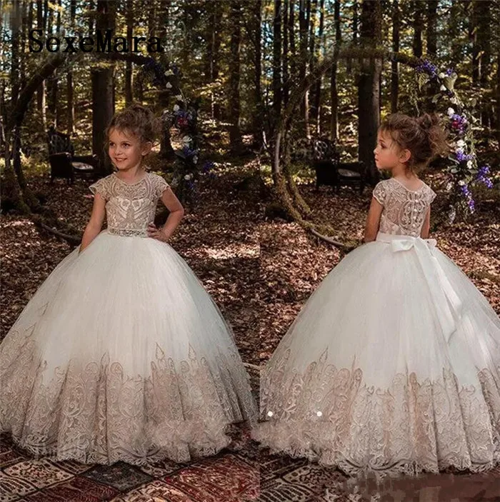 

2018 Princess Ball Gown Flower Girls Dresses For Weddings Crystal Sash Baby Girl Birthday Party Gowns Kids First Communion Dress