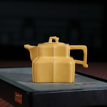 

Dark-red Enameled Pottery Teapot Yixing Raw Ore Section Niyuding 230 Milliliter Square Tendon Pattern Faucet Teapot