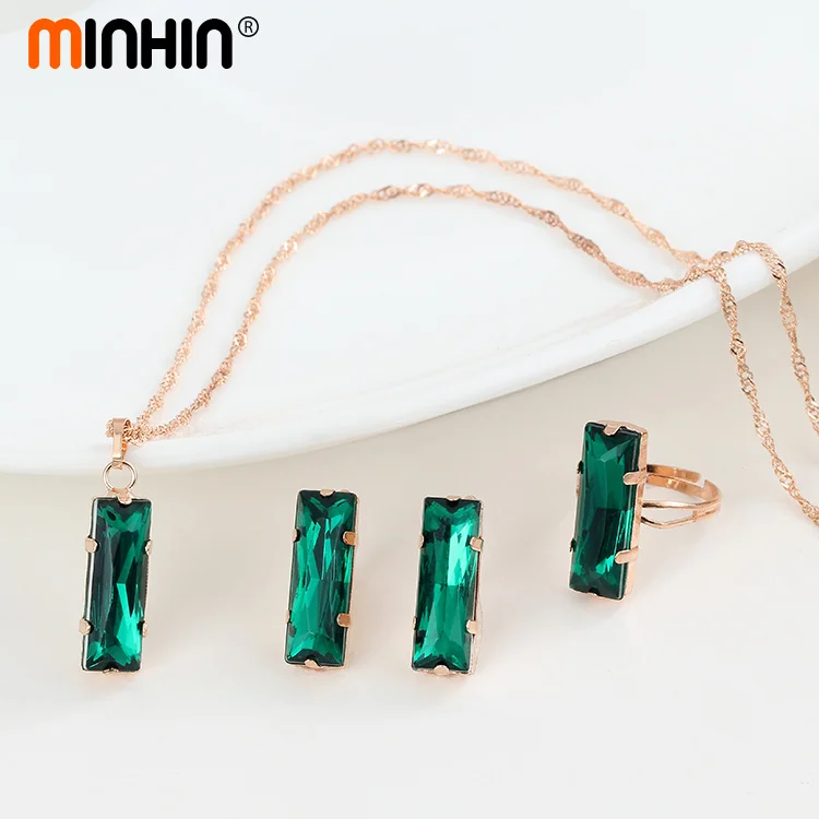 Rectangle gem. Серьги с прямоугольным камнем висячие. Серьги с прямоугольным камнем. Серьги с прямоугольным камнем. Серьги серебро раухтопаз риф 2083.