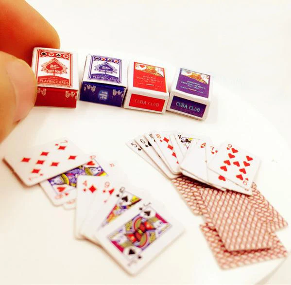 

1 Set Mini Cute 1:12 Dollhouse Miniatures Poker Home Decoration Poker Cards Playing Game for BJD Kurhn Doll Accessories