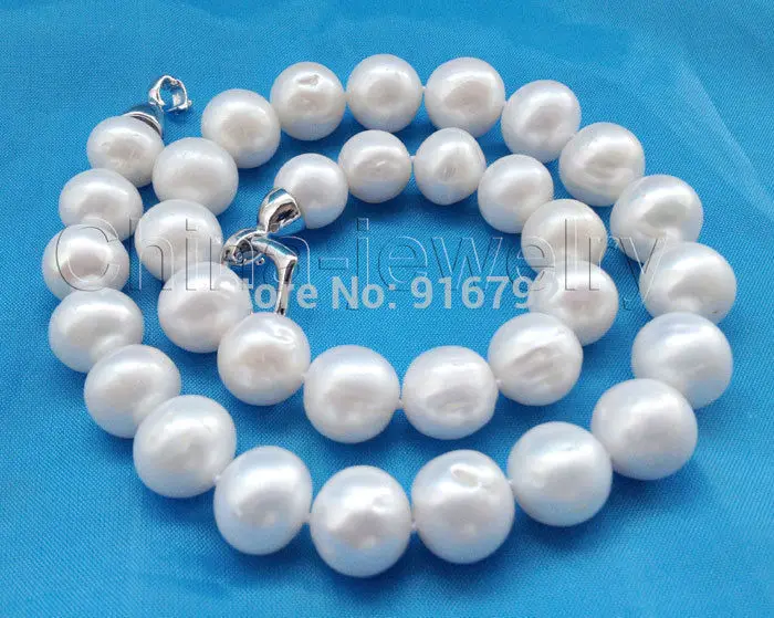 

(B0324) Beautiful 18 " 12mm white round freshwater pearl necklace - white heart shape