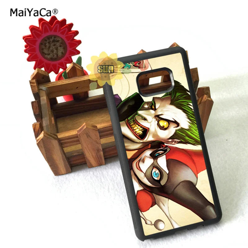 B0987_Joker and Harley Quinn  ;