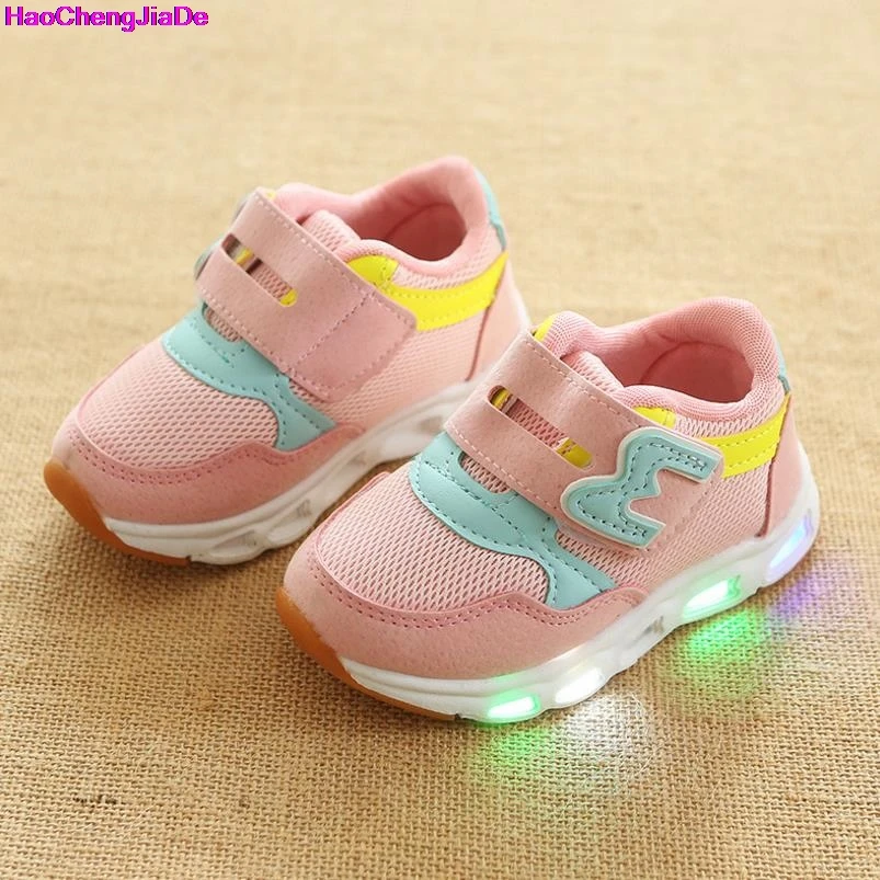

HaoChengJiaDe High Quality All Season Children Casual Shoes LED Lighted Breathable Kids Sneaker Glowing Shinning Baby Girls Shoe