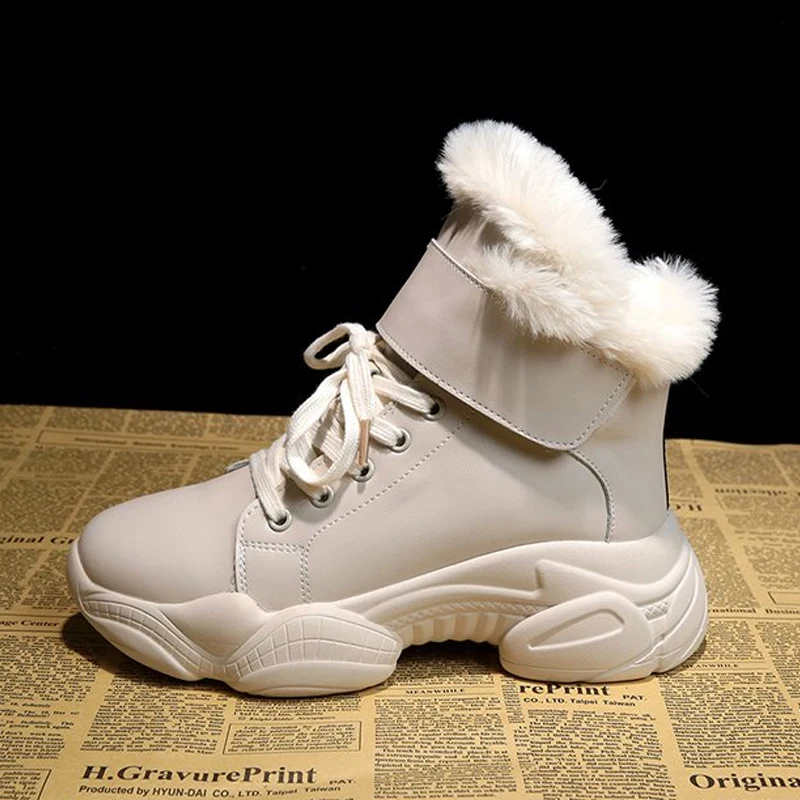 

British Thick Bottom Snow Boots Women Lace Up Martin Boots Woman Platform Ankle Military Boots Warm Fur Winter Women Sneaker