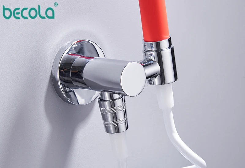 Suportes de montagem do chuveiro