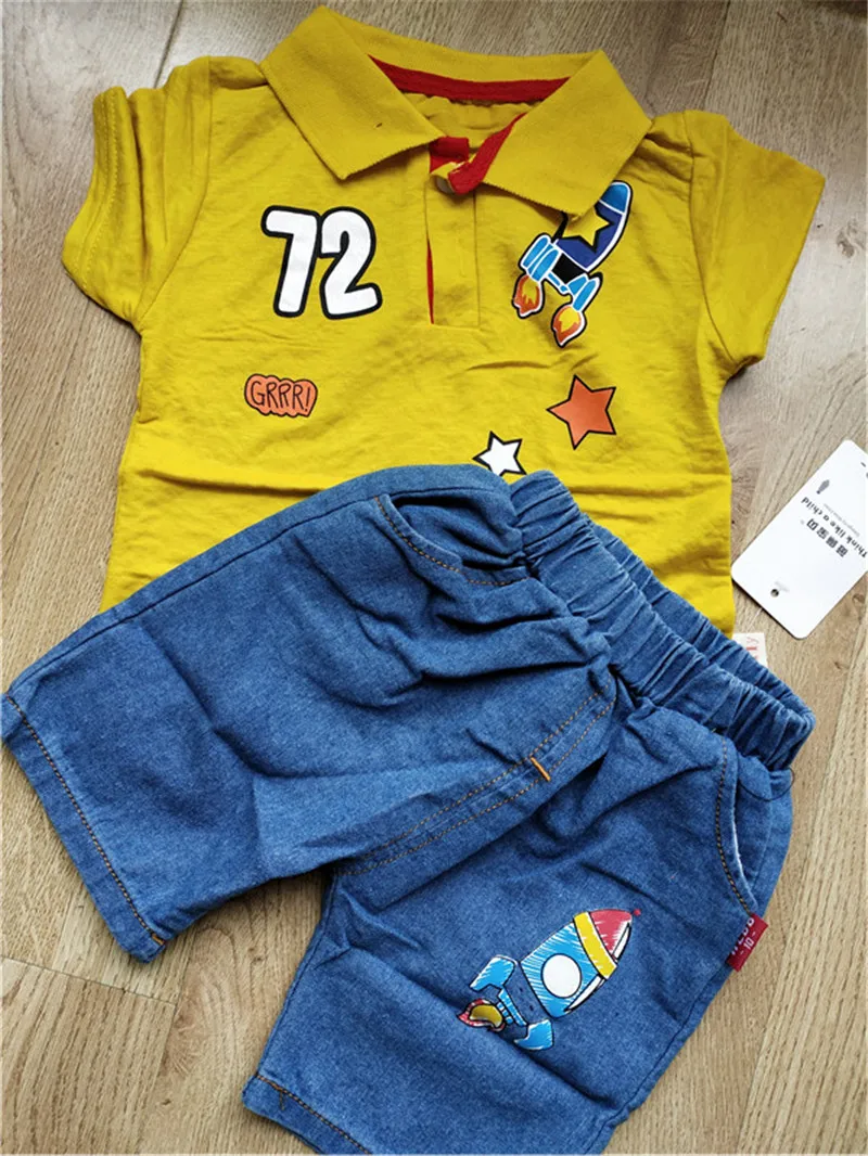 Комплекты одежды для мальчиков младенцев 2 шт./компл. летние отложной воротник; футболка+ джинсовые шорты для маленьких мальчиков Повседневная одежда костюм детская одежда