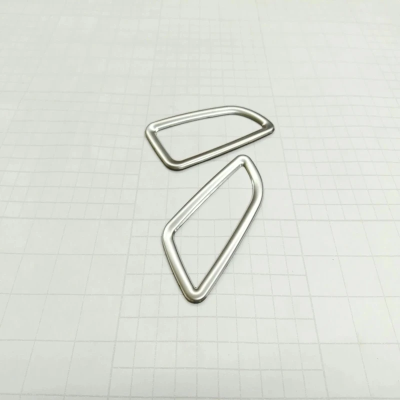 (3)
