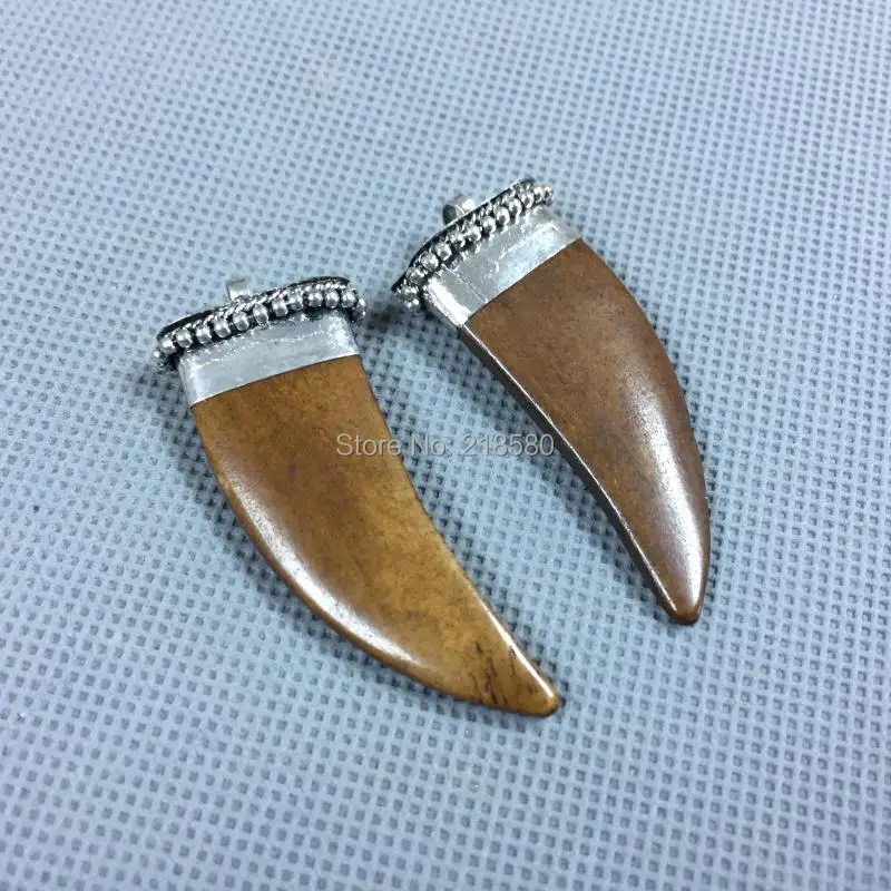 

Tibetan Brown Bone Horn Tusk Pendant Silver Tone Cap P16120902