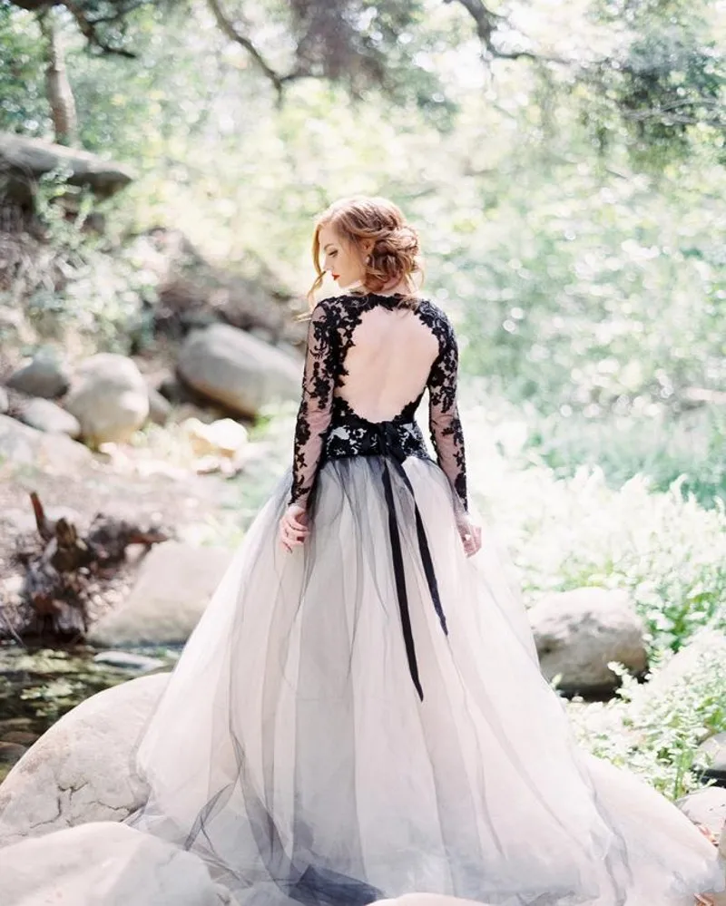 

New Arrival black A-line Lace Wedding Dress 2019 Long Sleeve Vestido De Noiva Sexy Backless V neck Appliques black Wedding Gowns