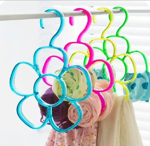 Simple scarf hanger rack minimalist clothes hanger 6 ring flower shape