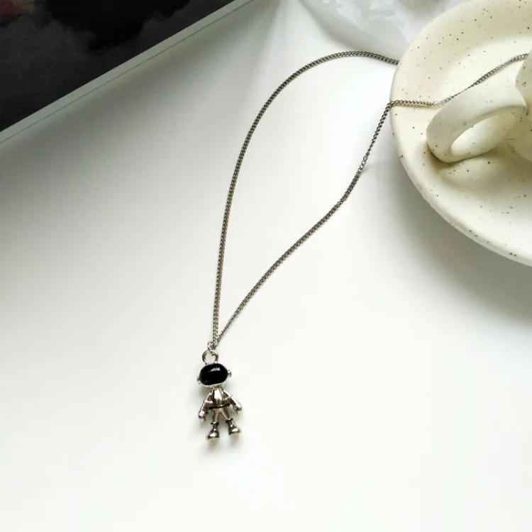 

2019 Cute Alloy Robot Necklace Creative Mini 3D Robot Long Chain Alloy Necklaces Pendants
