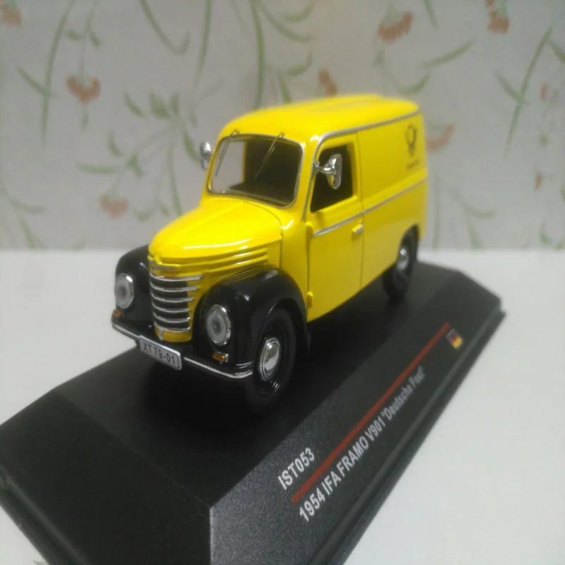 Модель 1/43 года модель IFA FRAMO V90 1/2 154 из сплава для литья под давлением классический